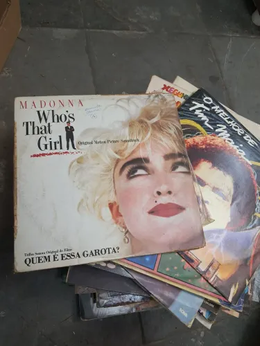 58 discos de vinil em bom estado de conservação