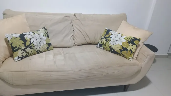 Sofá 03 lugares