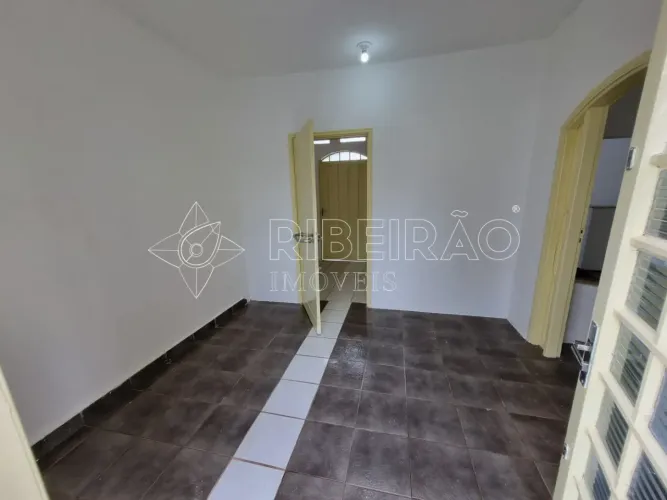 Casa para locação com 4 salas 4 vagas no Centro