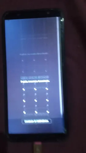 Celular J8