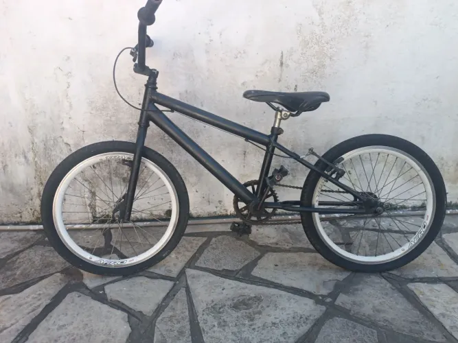 Bicicleta aro 20 preta track
