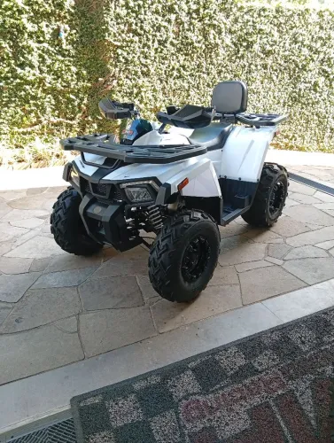 Quadriciclo Attak 200
