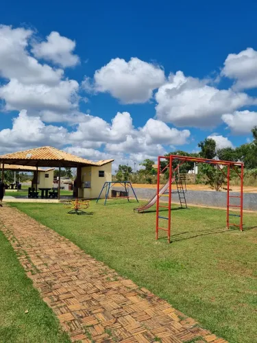 Terreno 1000m² em condomínio Balneário Vista da Lagoa, Pompéu-MG