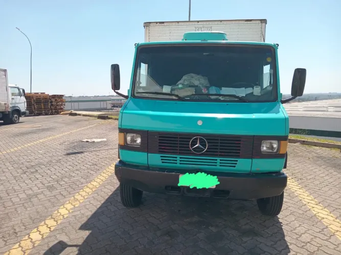 Caminhão Mercedes bens 3/4 , 914