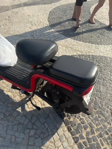 Motinha elétrica 1000w BEE bateria de chumbo comprada a pouco tempo , documento certinha 