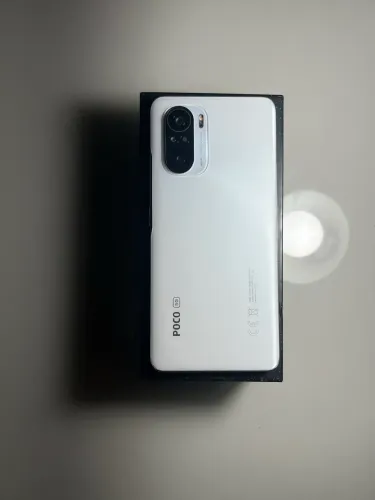POCO F3 128 GB 6 de RAM em estado de novo