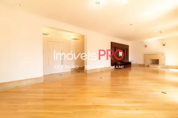 Apartamento para venda e locação com 313m² em Moema - São Paulo.