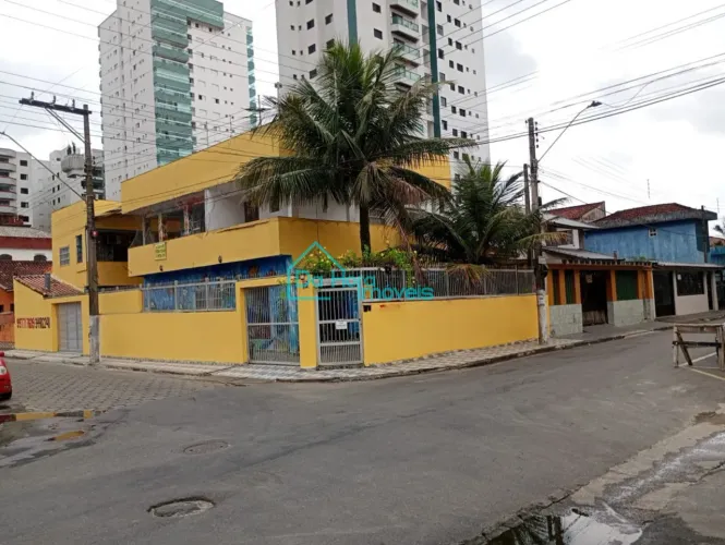 Pousada a 50 metros do mar bem localizada a venda no Centro de Mongaguá