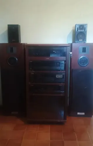 Aparelho de Som bivolt Gradiente estilo Vintage 4x1 com 4 caixas de som