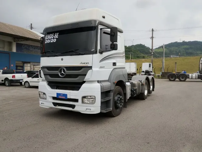 MB AXOR 2544 - 2020 - R$ 355.000