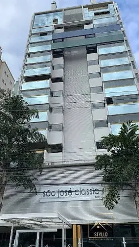 Excelente Apartamento com 150,00m² 4 dormitórios em Campinas São José SC