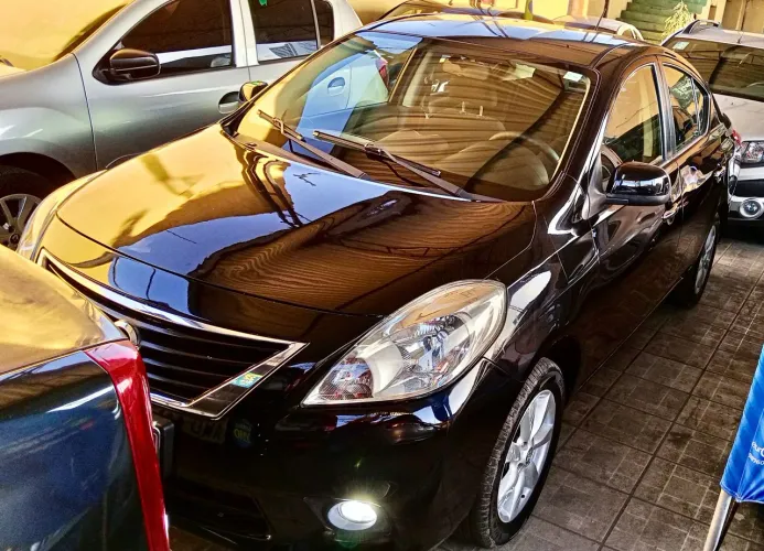 Nissan Versa SV 1.6 16V Flex Fuel 4P Mec. 2013