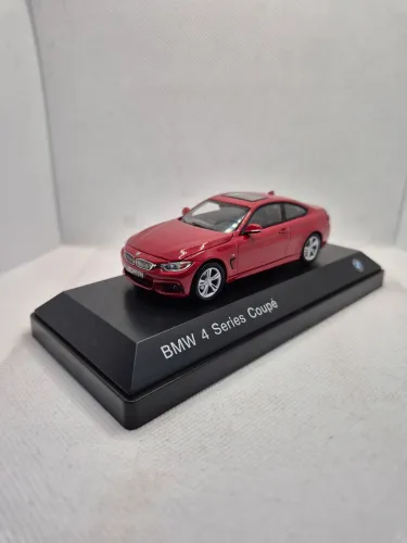 Miniatura BMW 4 Series Coupe - Escala 1/43 - Marca Herpa