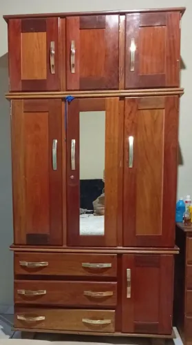 Guarda roupa grande em perfeito estado