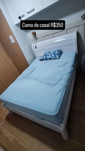 Cama de casal não acompanha colchão
