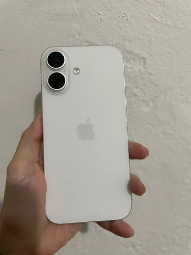 iPhone 16 - Extremamente novo, sem detalhes    