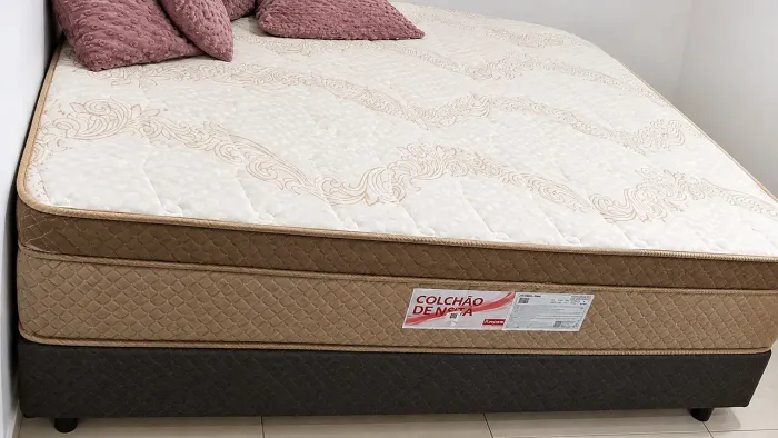 Cama semi nova