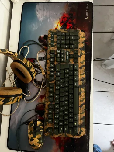 Teclado, mouse, fone e mouse pad 