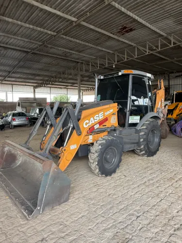 Retroescavadeira 580N