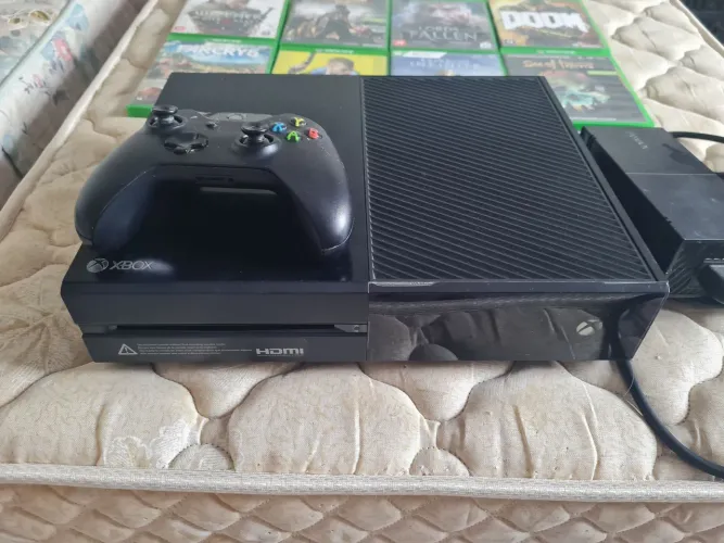 Xbox one fat com controle e 8 jogos