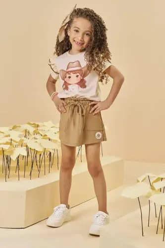 Conjunto de Blusa em Meia Malha e Short Saia em Molevisco