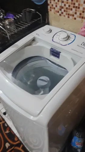 Máquina de lavar roupa Electrolux 8,5 kilos, vendo 500 reais funcionando perfeitamente