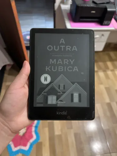 Kindle Paperwithe 16gb com película e capinha tipo livro