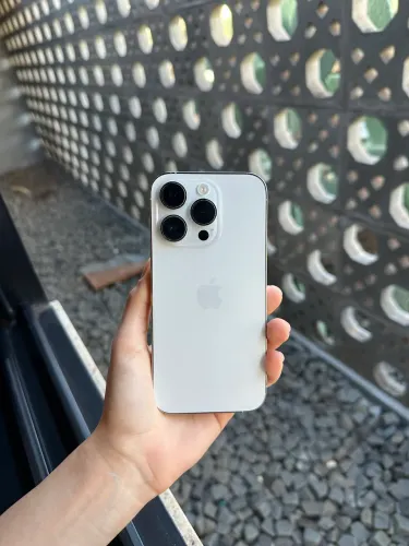 iPhone 14 pro 256gB Prata - em perfeito estado /acompanha 2 capinhas e 2 carregadores