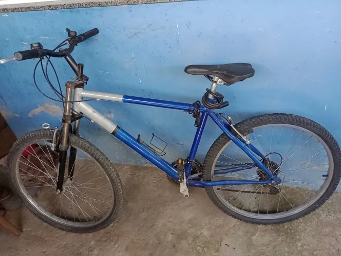 Vende-se bicicleta em ótimo estado com amortecedor
