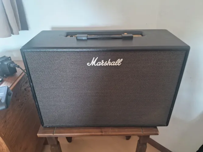 Amplificador Marshall CODE 100 & Footswitch PEDL 91009