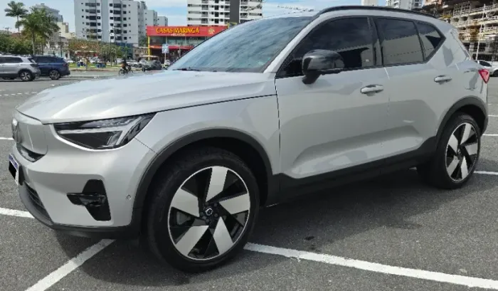 Volvo XC40 Twin Ultimate (elétrico) 2023