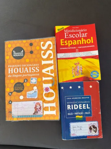 Dicionário, inglês, espanhol e português.