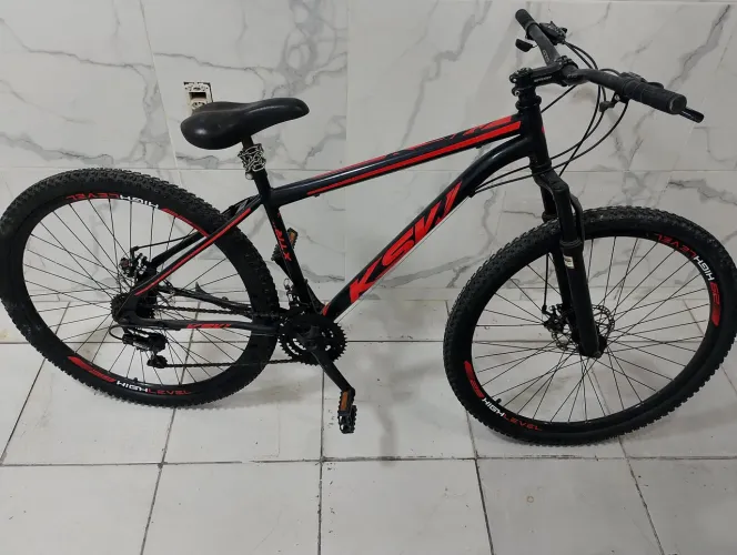 Vendo bicicleta semi nova aro 29