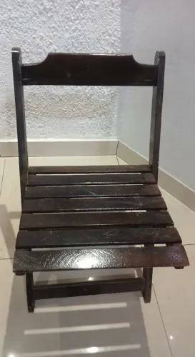 Cadeira de madeira 50 reais