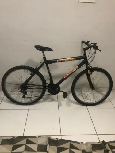 Vendo uma bombox ou estado para sua pedaladas diária seja para