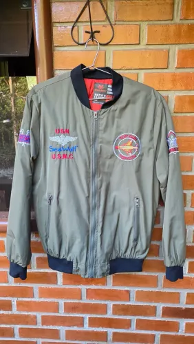 Jaqueta bomber verde militar