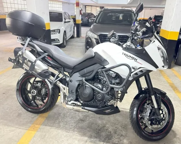 Triumph Tiger 1050 2015 ACEITO TROCA