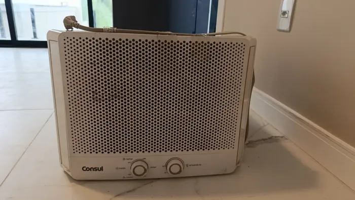 Vendo Ar condicionado Consul 12000 manual 220v, muito novo.