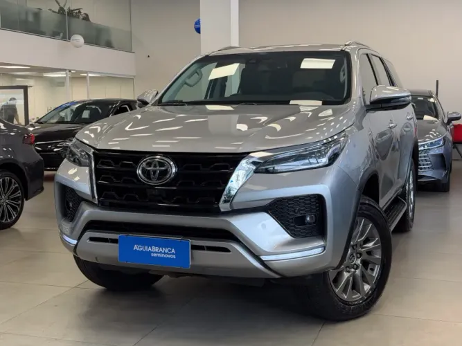 Toyota Hilux SW4 SRX 4X4 2.8 TDI 16V Dies. Aut. 2022