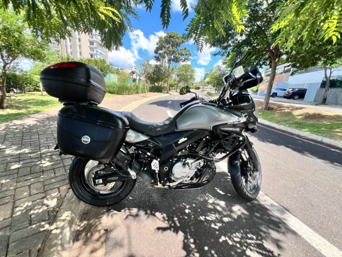 V Strom 650, estado como nova, baixo Km