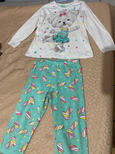 Pijama menina Kyly. 4 anos.