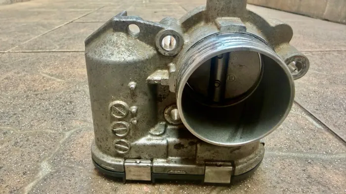 Corpo de Borboleta TBI C3 1.4 2008 (Com Defeito / Para Recondicionar)