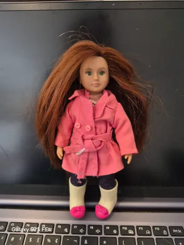 Mini boneca Lana Our Generation 15cm