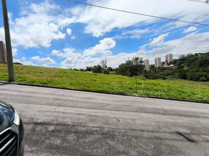 TERRENO DE 300M² EM CONDOMÍNIO FECHADO NA ZONA LESTE DE SOROCABA