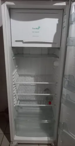 Vendo geladeira consul facilite frost free branca 342lt muito bem conservada 