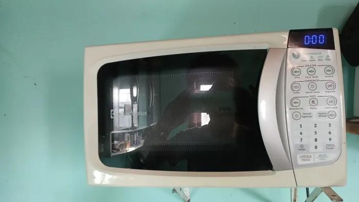 Microondas Eletrolux 30L 220 vol 