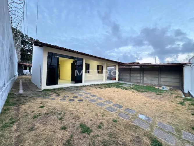 Casa solta para alugar ao lado do Spazio, 3 quartos, 3 vagas de garagem, semi mobiliada