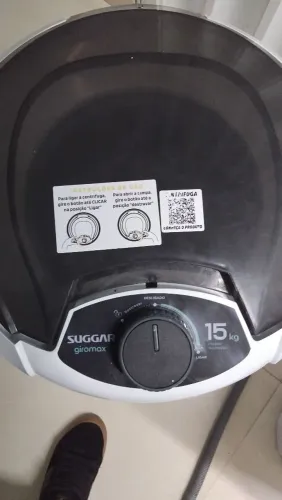 Estou vendendo uma centrífuga de roupas. Ela serve  para secar roupas. 