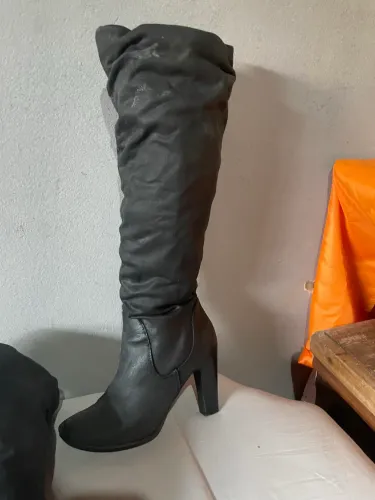 Bota cano alto estilo Joelma tamanho 35