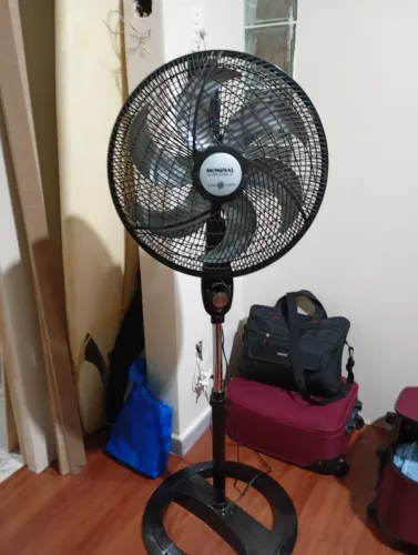Ventilador de pé